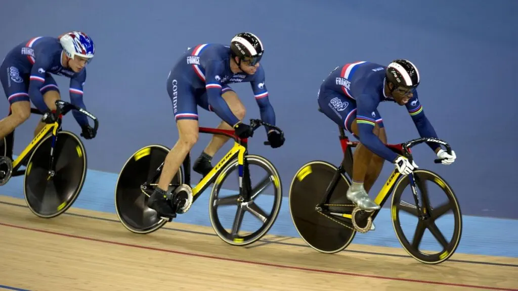HIIT enerji örnek görsel, bisiklet, velodrom, pist