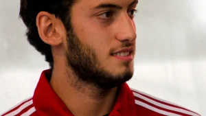 Hakan Çalhanoğlu ve Elit Bir Duran-Top Uzmanının Vuruş Gücü