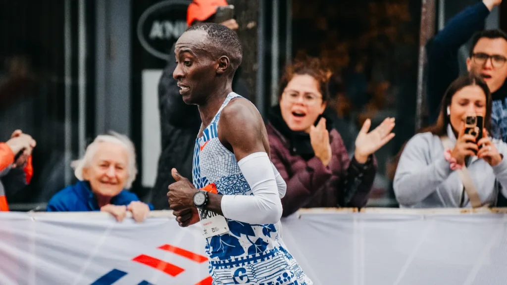 Kelvin Kiptum at the 2023 Chicago Marathon — photo via Wikimedia Commons, CC BY-SA 4.0 by Chad Veal.