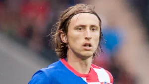 Luka Modrić ve Elit Bir Kıdemli Orta Saha Oyuncusunun Maç Tempo Yönetimi
