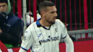 Merih Demiral ve Elit Bir Stoperin Hava Topu Uzaklaştırma Gücü