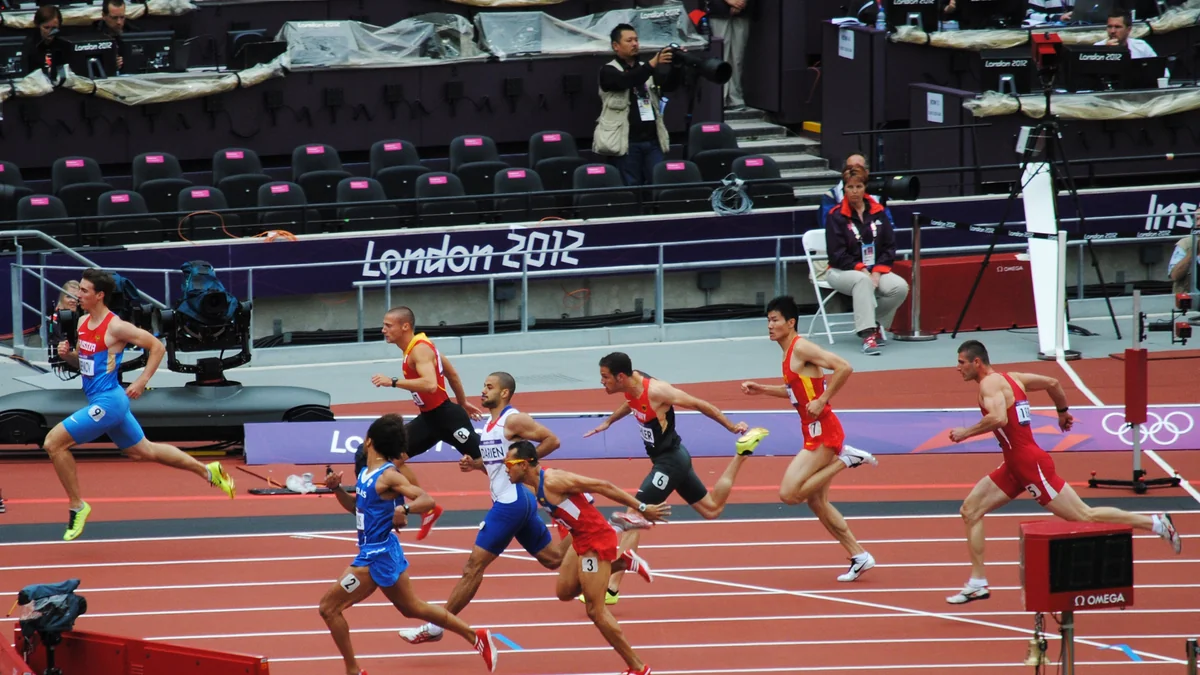 110 m hurdles — clearance over barriers.